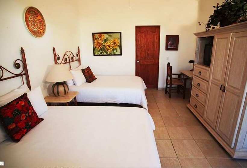 هتل El Encanto Inn & Suites