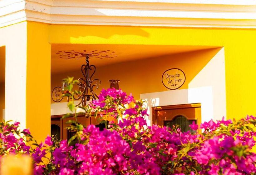 هتل El Encanto Inn & Suites
