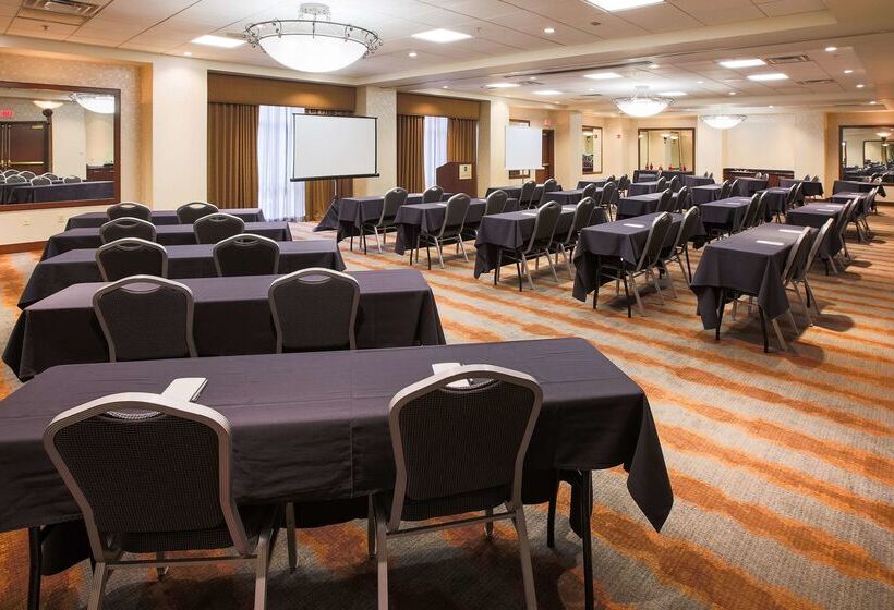 هتل Embassy Suites Louisville East