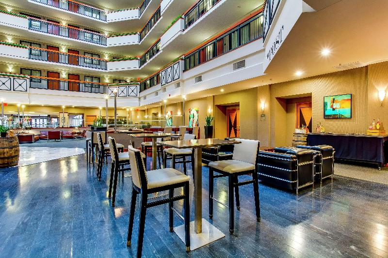 هتل Embassy Suites Louisville East