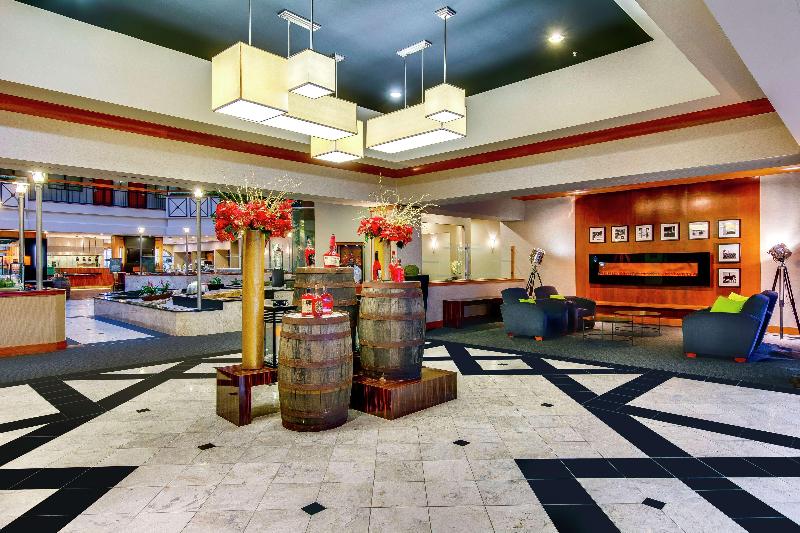 هتل Embassy Suites Louisville East