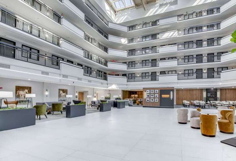 هتل Embassy Suites Louisville East