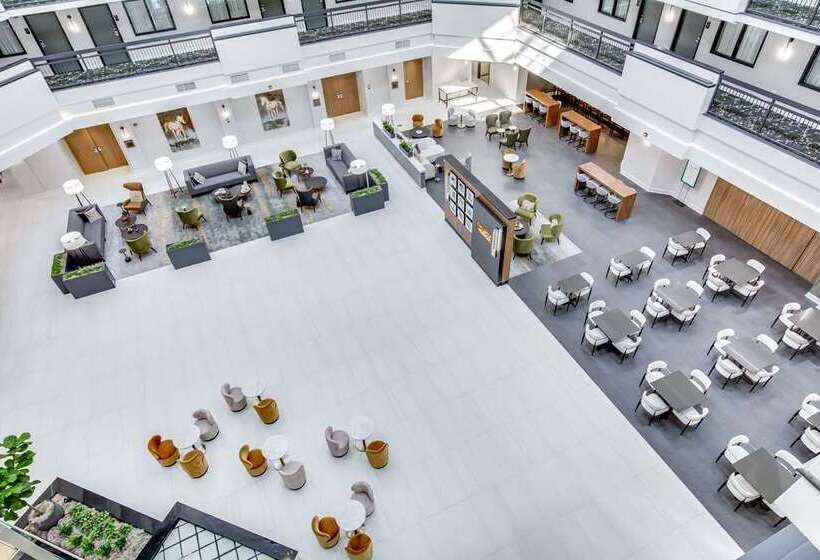 هتل Embassy Suites Louisville East