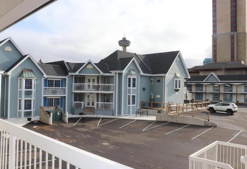 هتل Falls Lodge & Suites