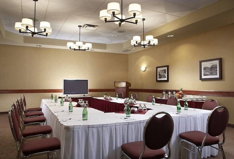 בית מלון כפרי Four Points By Sheraton Edmonton South