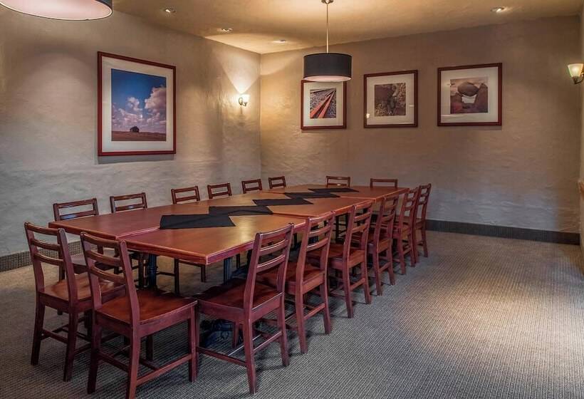 בית מלון כפרי Four Points By Sheraton Edmonton South