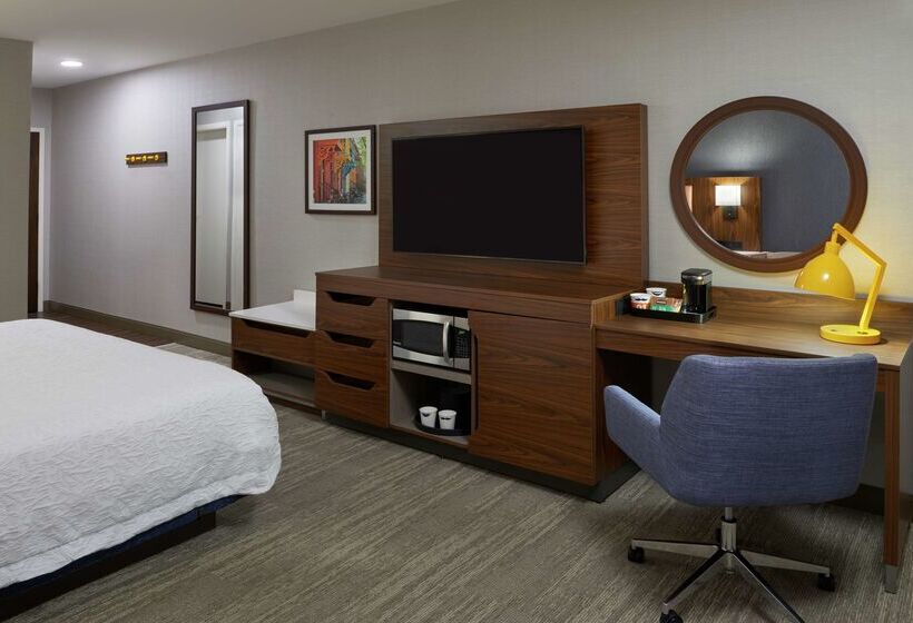 هتل Hampton Inn & Suites By Hilton Montreal Dorval
