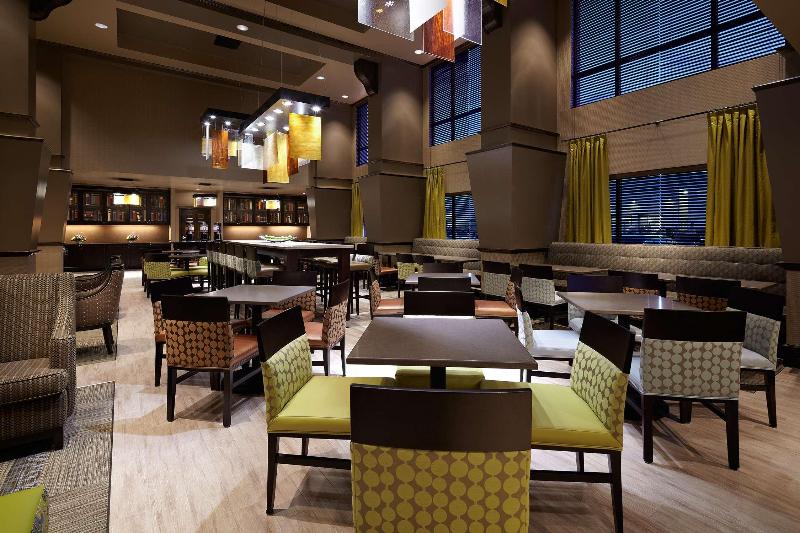 هتل Hampton Inn & Suites By Hilton Montreal Dorval