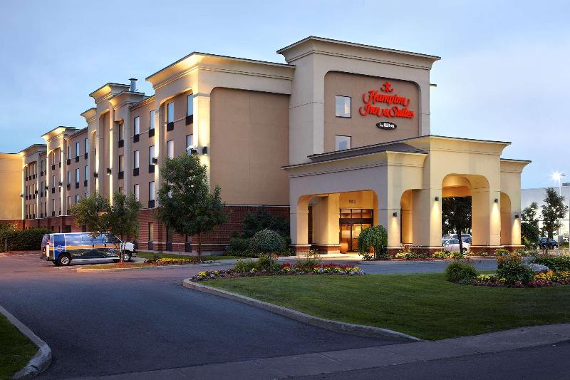 هتل Hampton Inn & Suites By Hilton Montreal Dorval