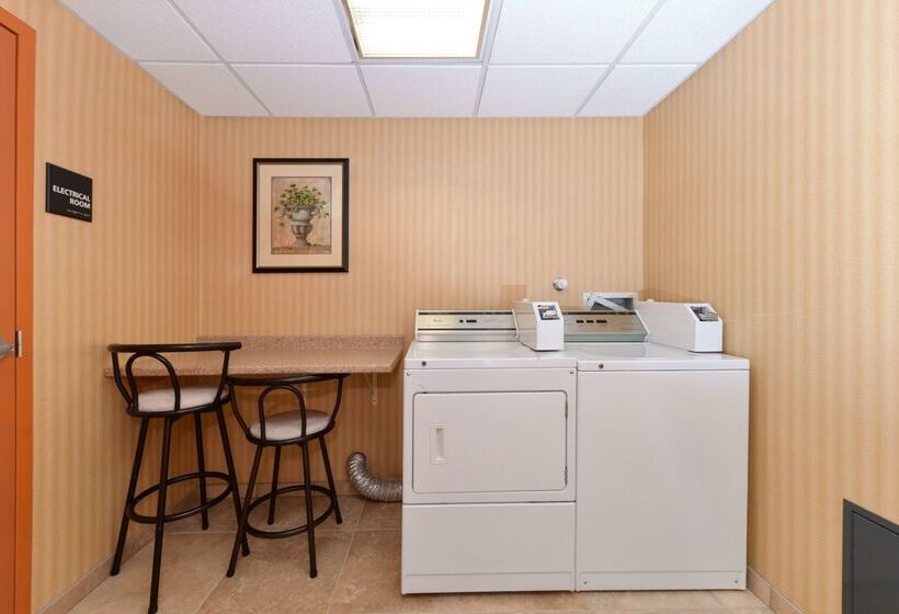 هتل Hampton Inn & Suites Albuquerque Coors Road