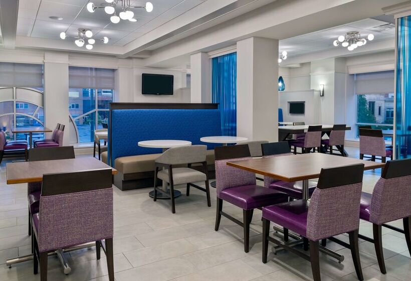 فندق Hampton Inn & Suites Buffalo Downtown