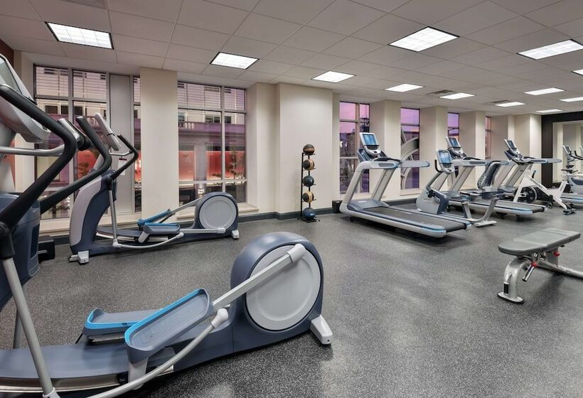 فندق Hampton Inn & Suites Buffalo Downtown
