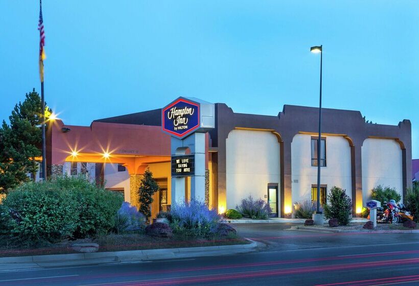 هتل Hampton Inn Taos