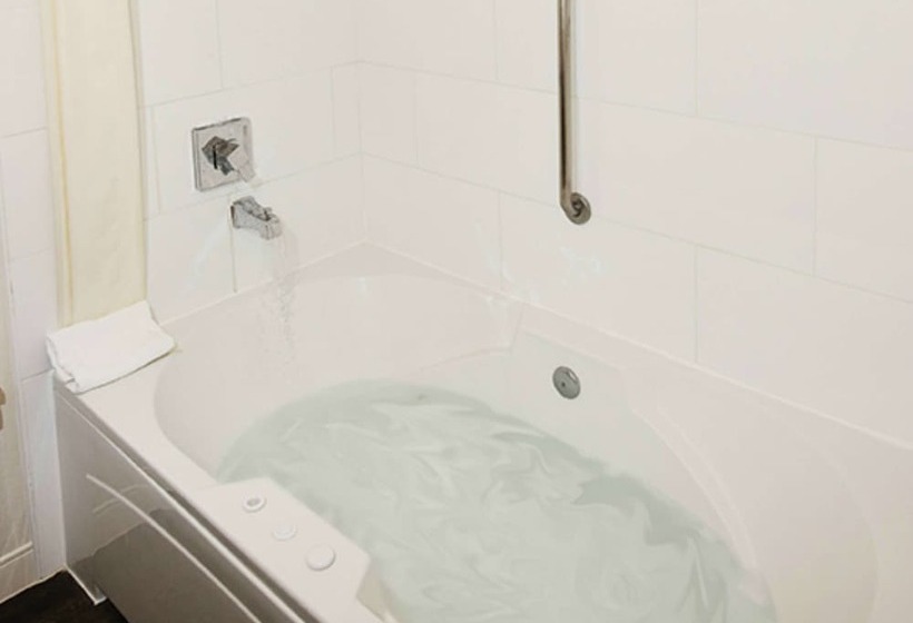 هتل Hampton Inn Taos