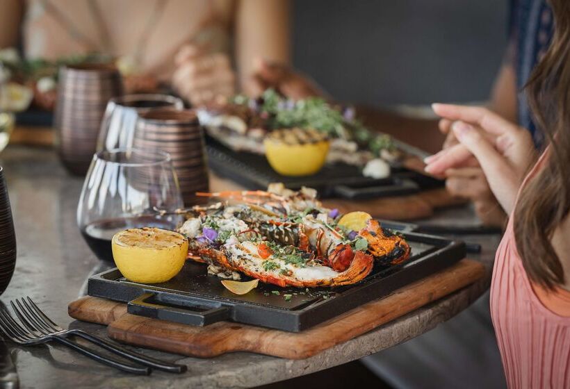 هتل Hilton Los Cabos