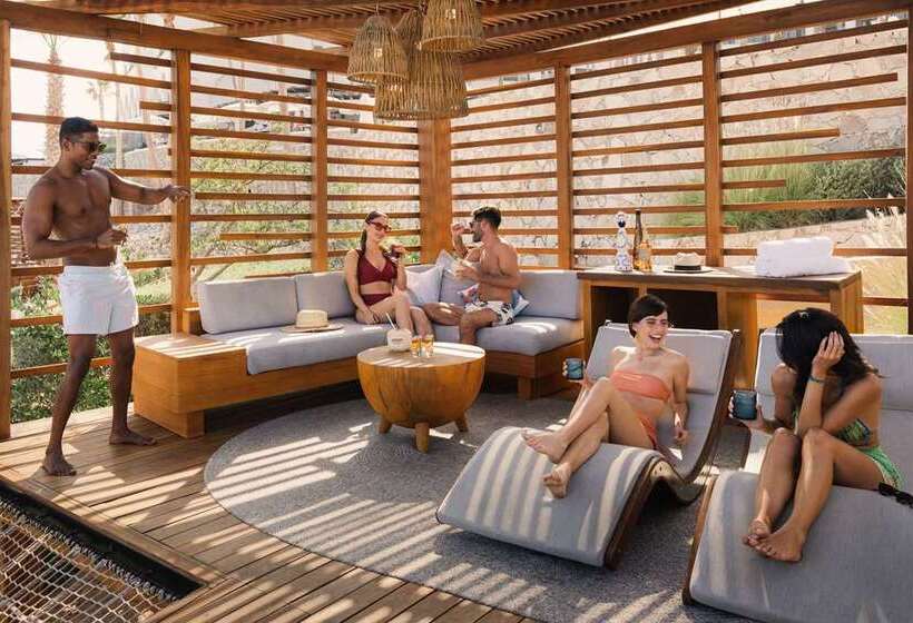 هتل Hilton Los Cabos