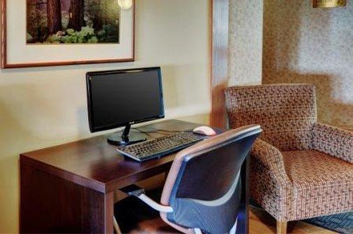 בית מלון כפרי Lakeview Inns & Suites  Brandon