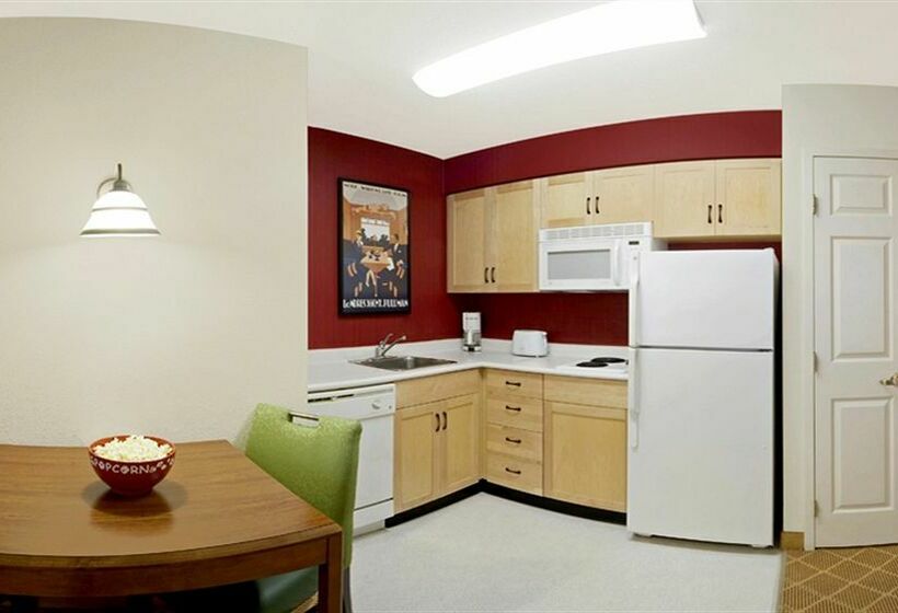 ホテル Lakeview Signature Inn Calgary Airport