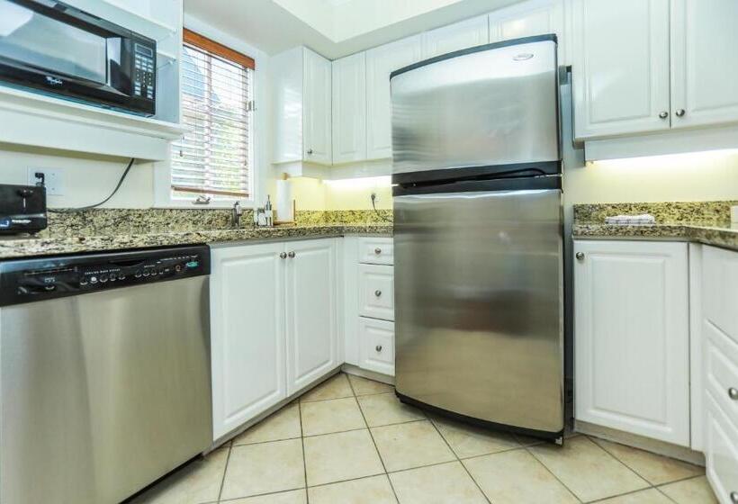 בית מלון כפרי Poets Cove Resort & Spa