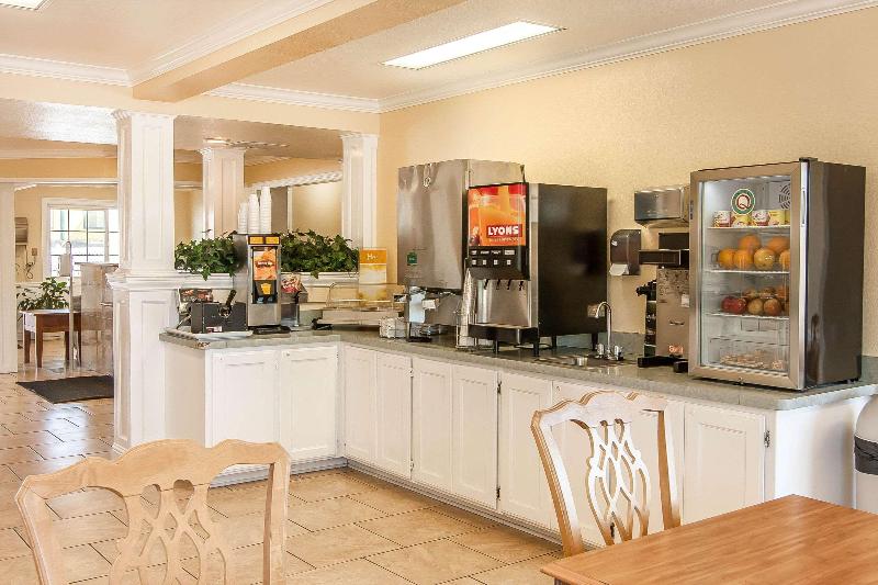 Отель Quality Inn