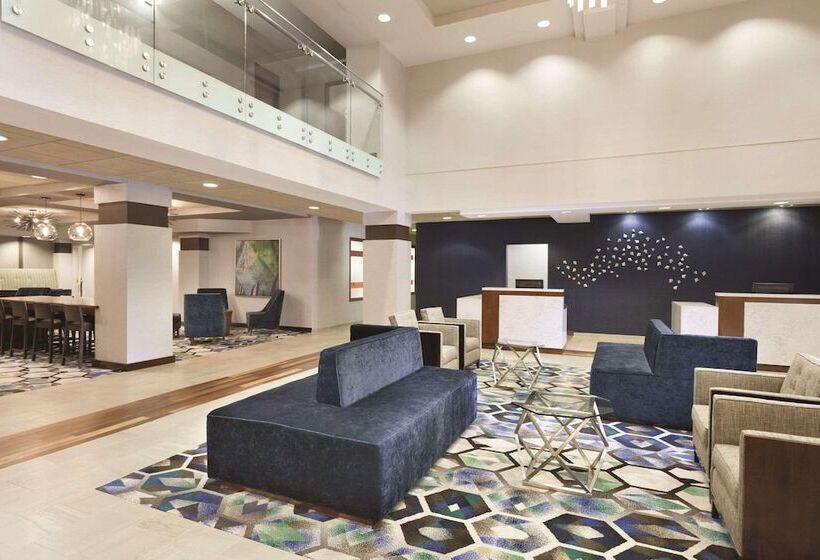 Radisson Hotel Dallas North Addison