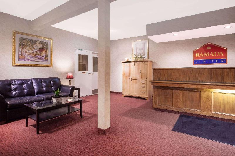 בית מלון כפרי Ramada Limited 100 Mile House