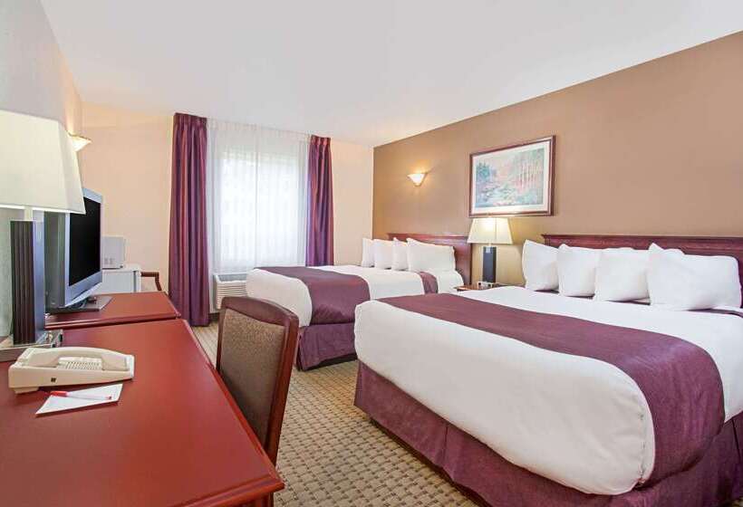 Ramada By Wyndham Red Deer Hotel & Suites
