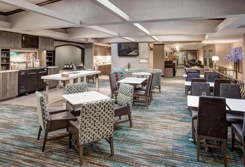 هتل Residence Inn Kansas City Country Club Plaza