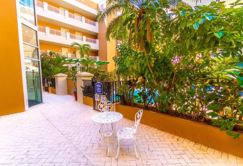 هتل Rodeway Inn South Miami Coral Gables