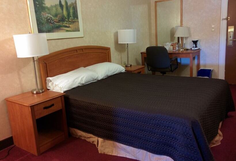 Отель Royal Inn & Suites