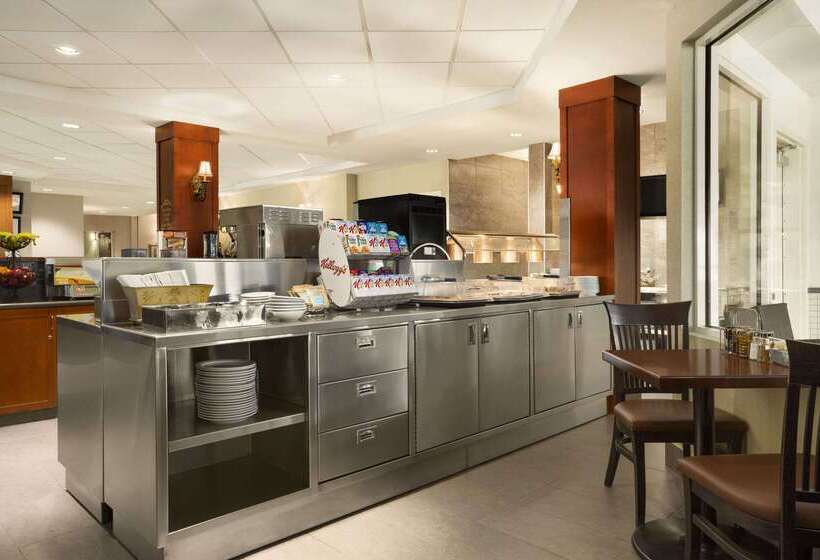 فندق Travelodge By Wyndham Strathmore