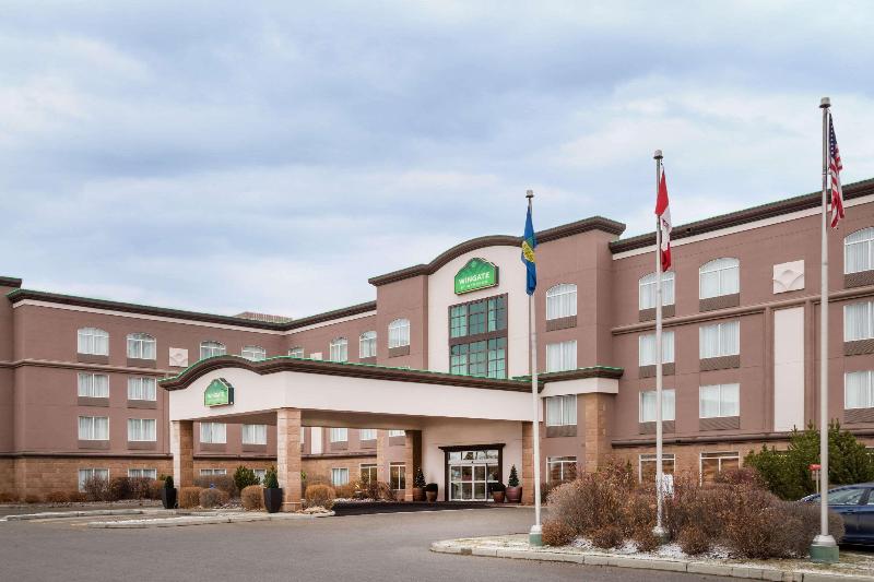 בית מלון כפרי Wingate By Wyndham Calgary South