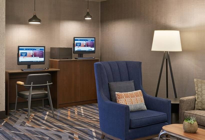 فندق على الطريق Four Points By Sheraton Vaughan
