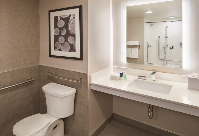 فندق على الطريق Four Points By Sheraton Vaughan
