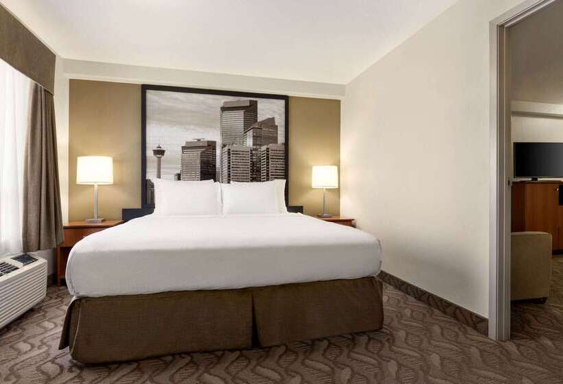 فندق على الطريق Super 8 By Wyndham Calgary Shawnessy Area