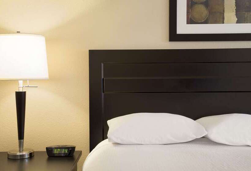 مُتل Super 8 By Wyndham Edmonton International Airport