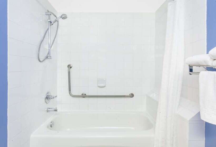 فندق على الطريق Super 8 By Wyndham Fort Frances