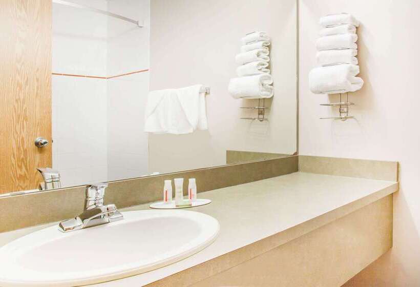 فندق على الطريق Super 8 By Wyndham Meadow Lake