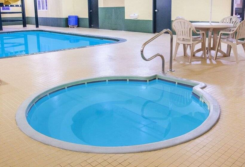 فندق على الطريق Super 8 By Wyndham Meadow Lake