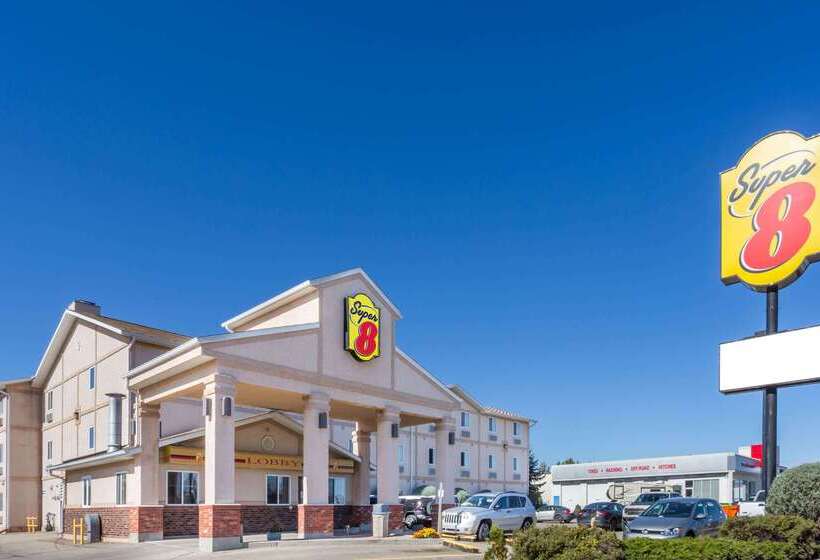 مُتل Super 8 By Wyndham Moose Jaw Sk
