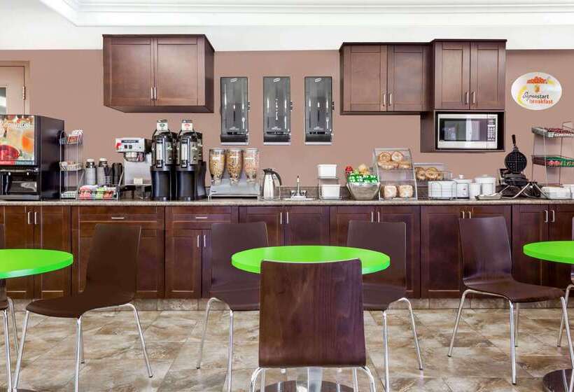 مُتل Super 8 By Wyndham Saskatoon Near Saskatoon Airport