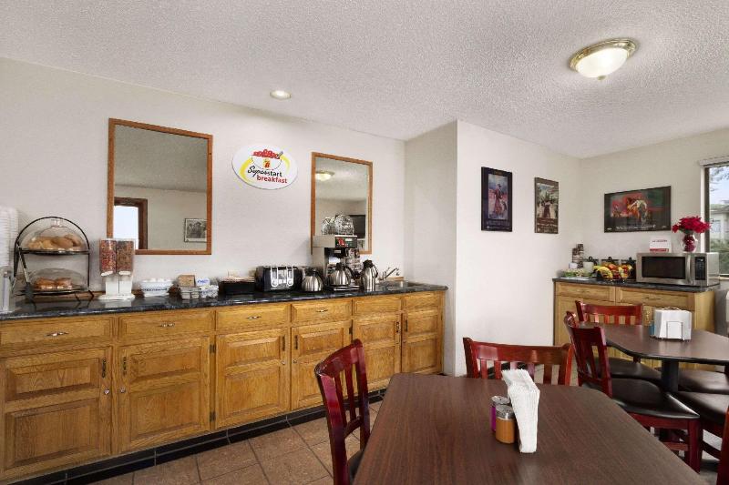 מוטל Super 8 By Wyndham Williams Lake Bc