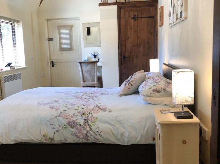 تختخواب و صبحانه Hunt House Quarters