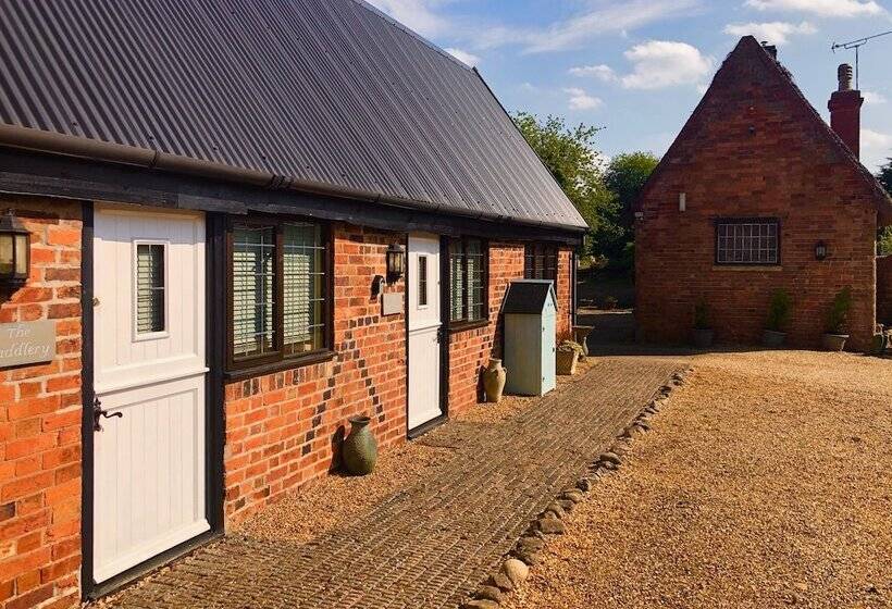 تختخواب و صبحانه Hunt House Quarters