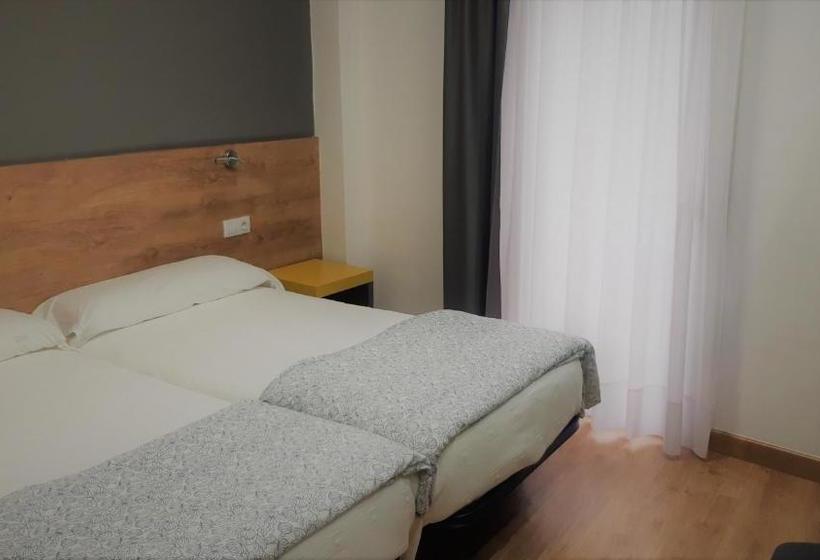 تختخواب و صبحانه Hostal Restaurante Lugano