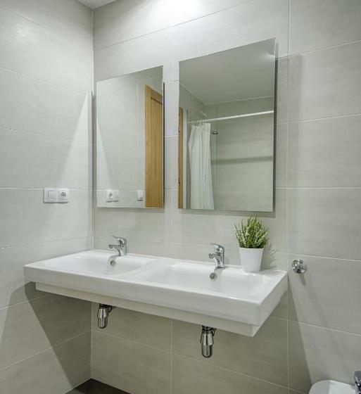 تختخواب و صبحانه Hostal Restaurante Lugano