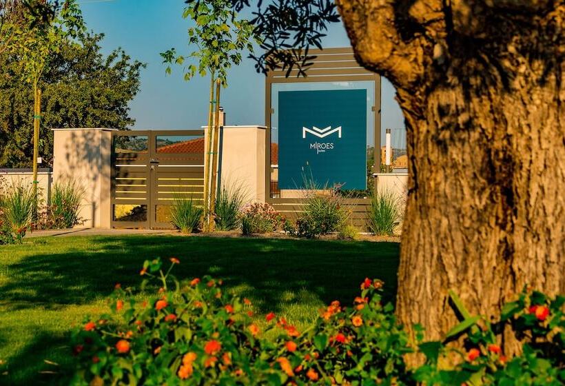 Miroes Suites