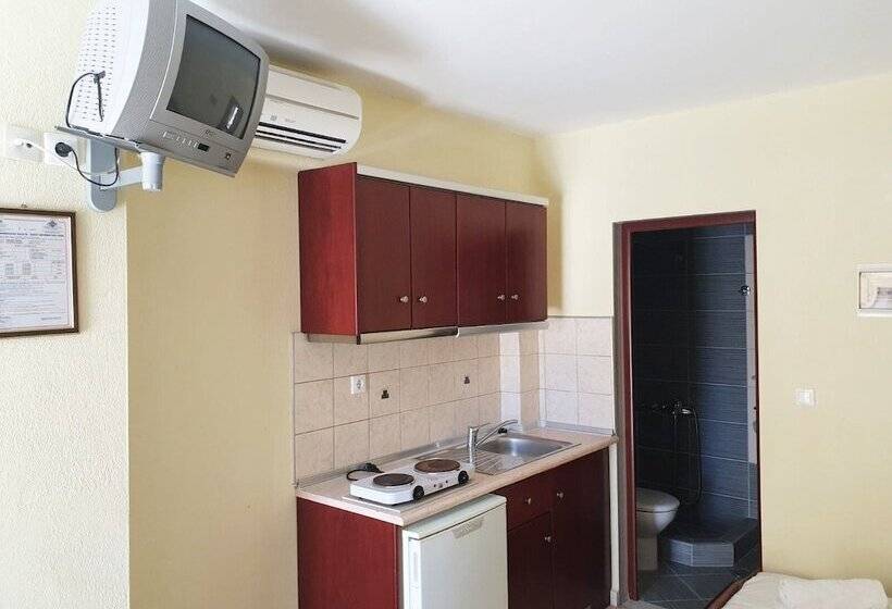 بنسيون House Sartios