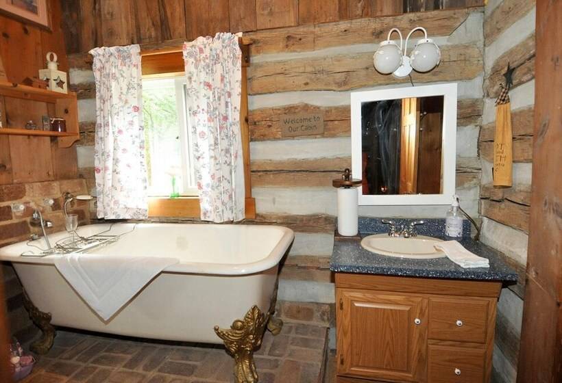 Pondview Cabin   Log Cabin Retreat