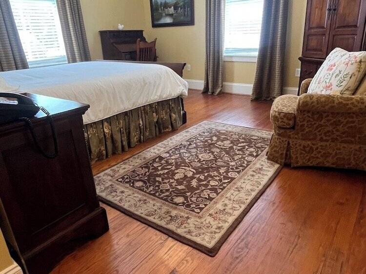 Bed and Breakfast Grand Lux Inn